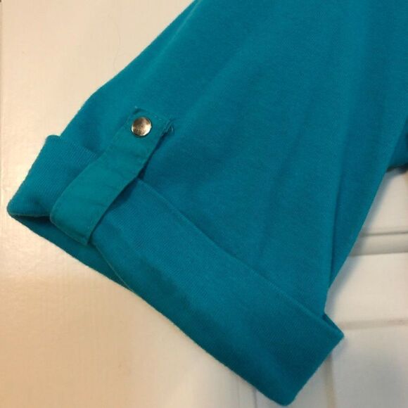 Turquoise 3/4 Length Sleeved V-neck T-shirt with Front Pockets, Size L - Picture 4 of 8
